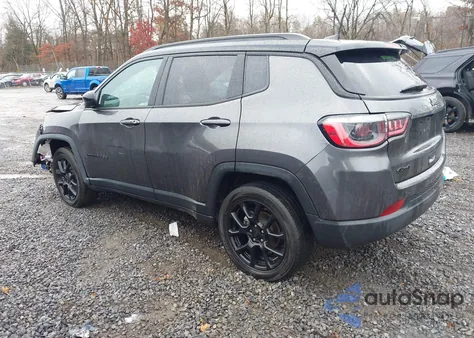 2023 Jeep Compass Altitude 4X4 z USA, uszkodzony, nr VIN 3C4NJDBN1PT562800